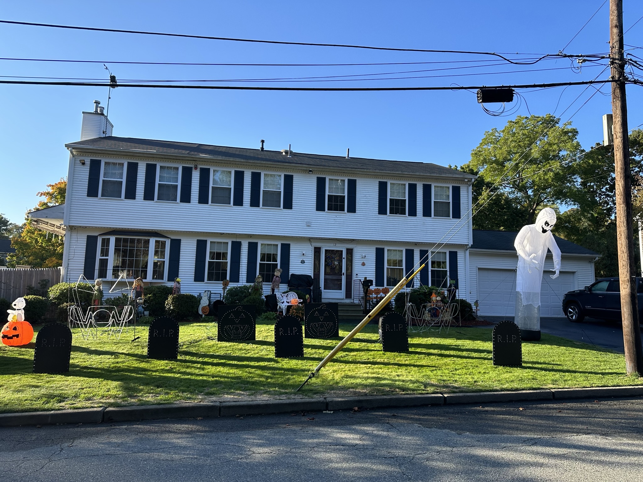 Halloween display daytime 2020